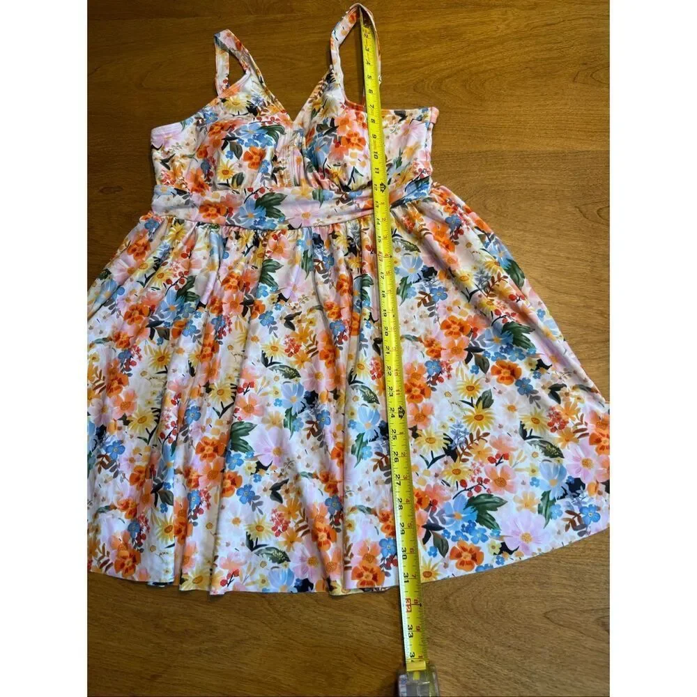 BloomChic womens floral